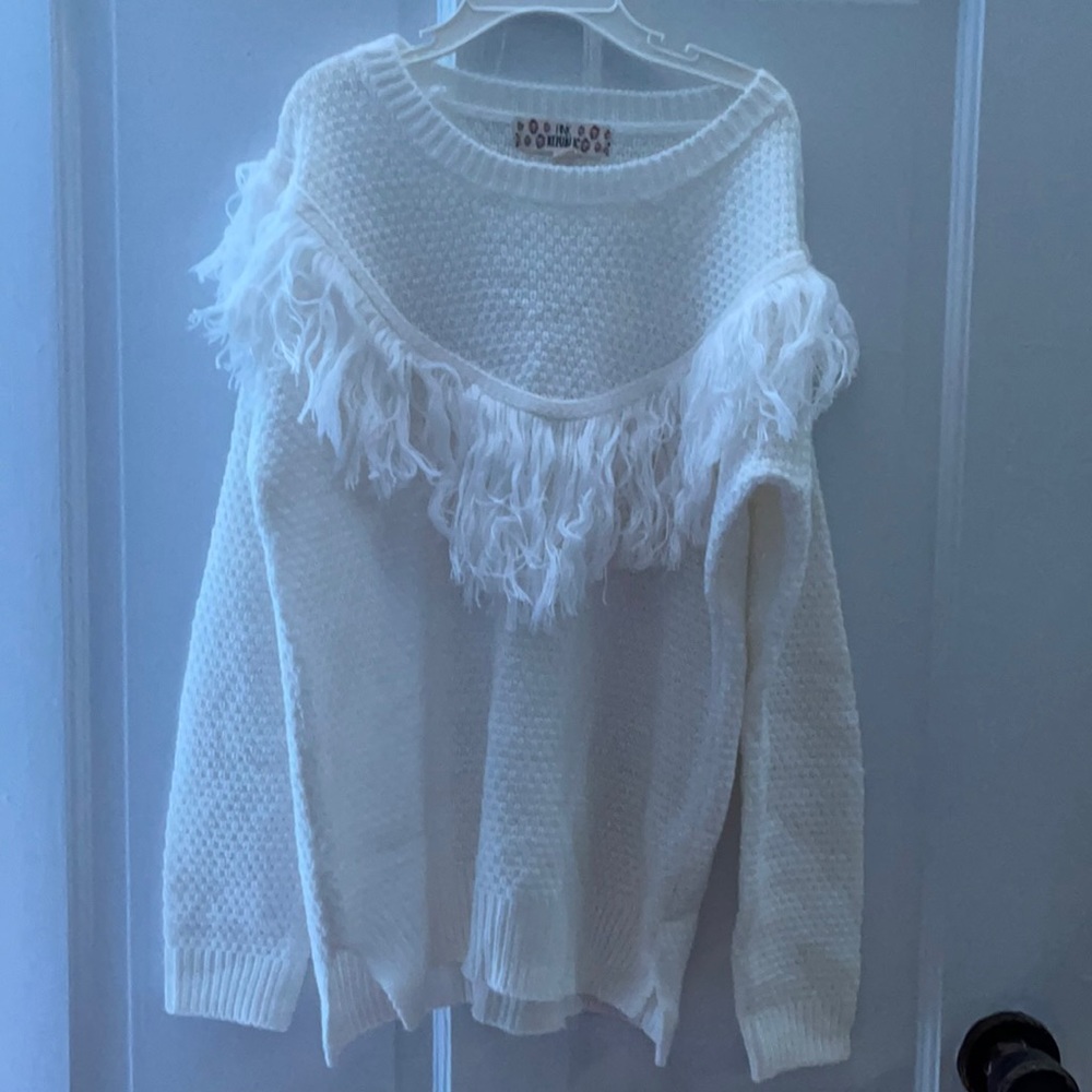 Girls L white sweater